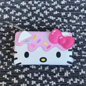 Loungefly Sanrio Hello Kitty Cupcake Wallet